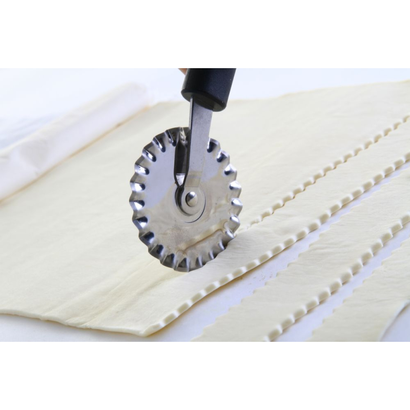 Couteau &agrave; P&acirc;te Crant&eacute;e Professionnel 188mm - Hendi