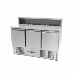 R&eacute;frig&eacute;rateur pour la pr&eacute;paration des pizzas - 137 cm - 3 portes - s'adapte &agrave; 8 x 1/6 GN - incl couvercle en acier inoxydable - 
