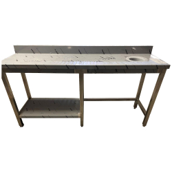TABLE AVEC VIDE ORDURE +...