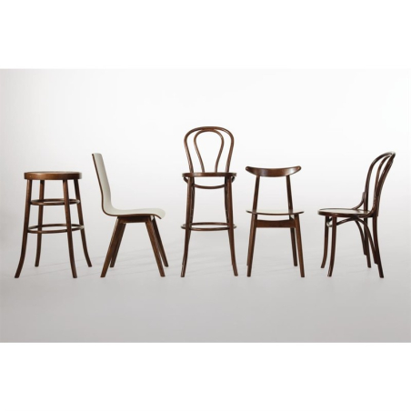 Chaises bistrot en bois courb&eacute; Fameg finition noyer