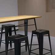 Tabourets hauts en acier galvanis&eacute; Bolero Bistro noirs (lot de 4)